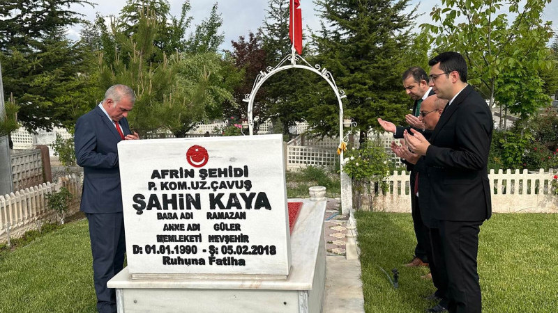 Kaymakam Gültekin, Şehit Kabrini ve Yakınlarını Ziyaret Etti
