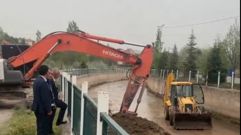 Gülşehir Belediyesi Öz (Dere) Yatağında Temizlik Çalışmalarına Başladı