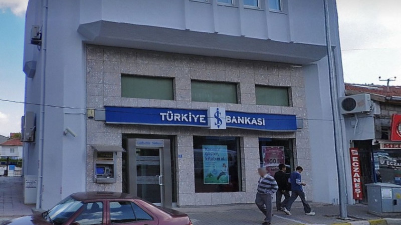Tepkiler Sonuç Verdi, İş Bankası Şubesi Kapanmıyor !