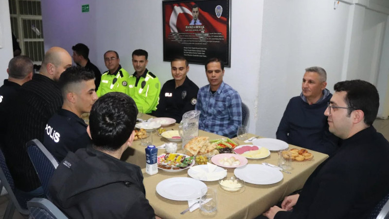 Kaymakam Salih Gültekin, Karakolda Sahur Yaptı
