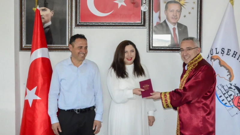 Belediye Başkanı Erkan Çiftci, Genç Çiftin Nikâhını Kıydı