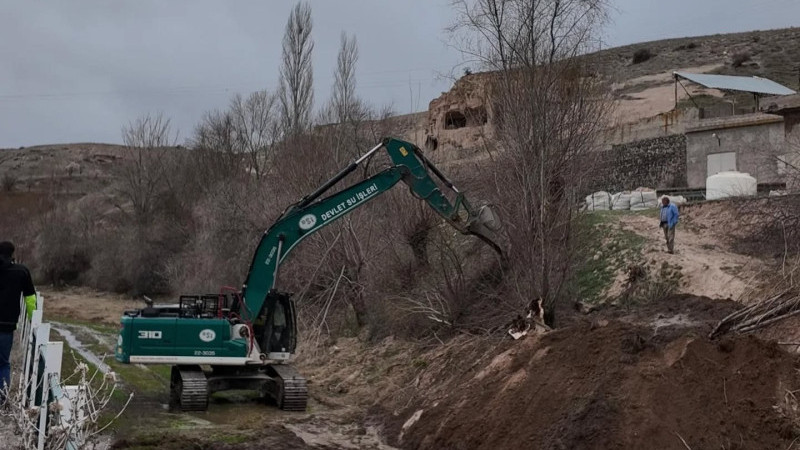 Pınarbaşı Mevkiinde Dere Islah Çalışmaları Yapılıyor