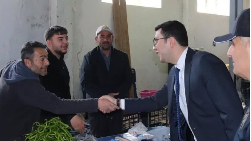 Kaymakam Salih Gültekin, Perşembe Pazarını Ziyaret Etti