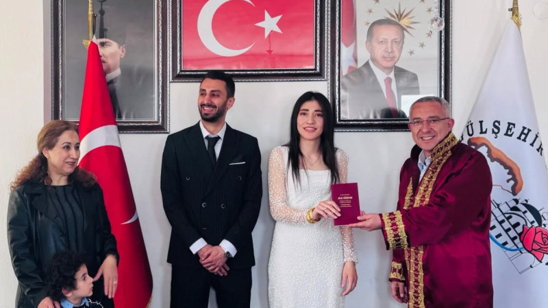 Belediye Başkanı Erkan Çiftci, Genç Çiftin Nikâhını Kıydı
