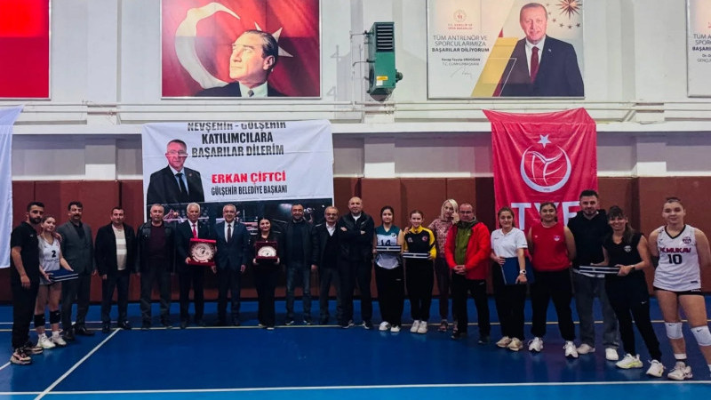 Gülşehir'de Küçük Kızlar Voleybol Müsabakaları Başladı