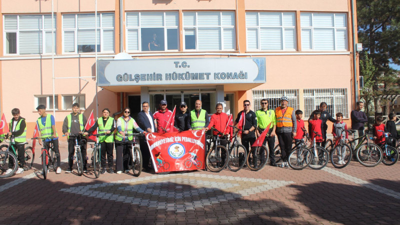 Gülşehir’li Öğrenciler Pedalları Cumhuriyet İçin Çevirdi