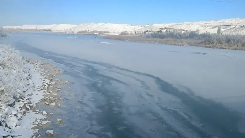 Gülşehir'de Kızılırmak Nehri Dondu