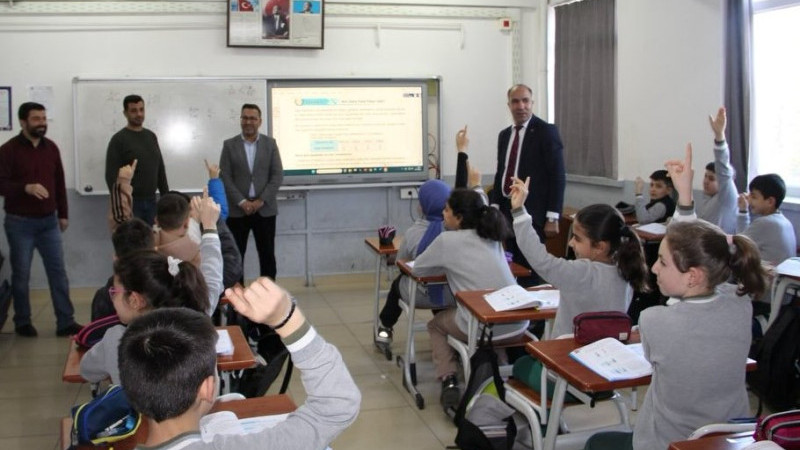 İlçe Millî Eğitim Müdüründen Okullara Yakın Takip