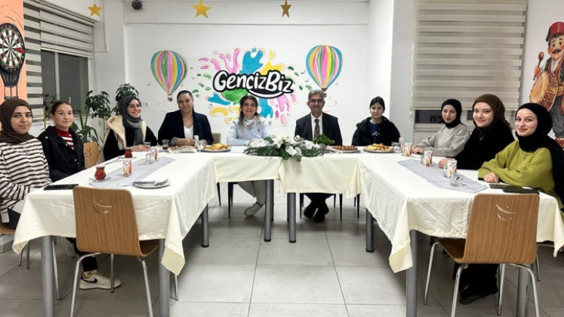 Gülşehir’de Üniversiteli Kız Öğrencilerle İftar Buluşması