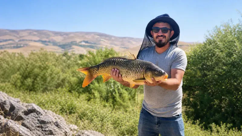 Amatör Balıkçı, Gülşehir'de 10 kg Ağırlığında Sazan Yakaladı